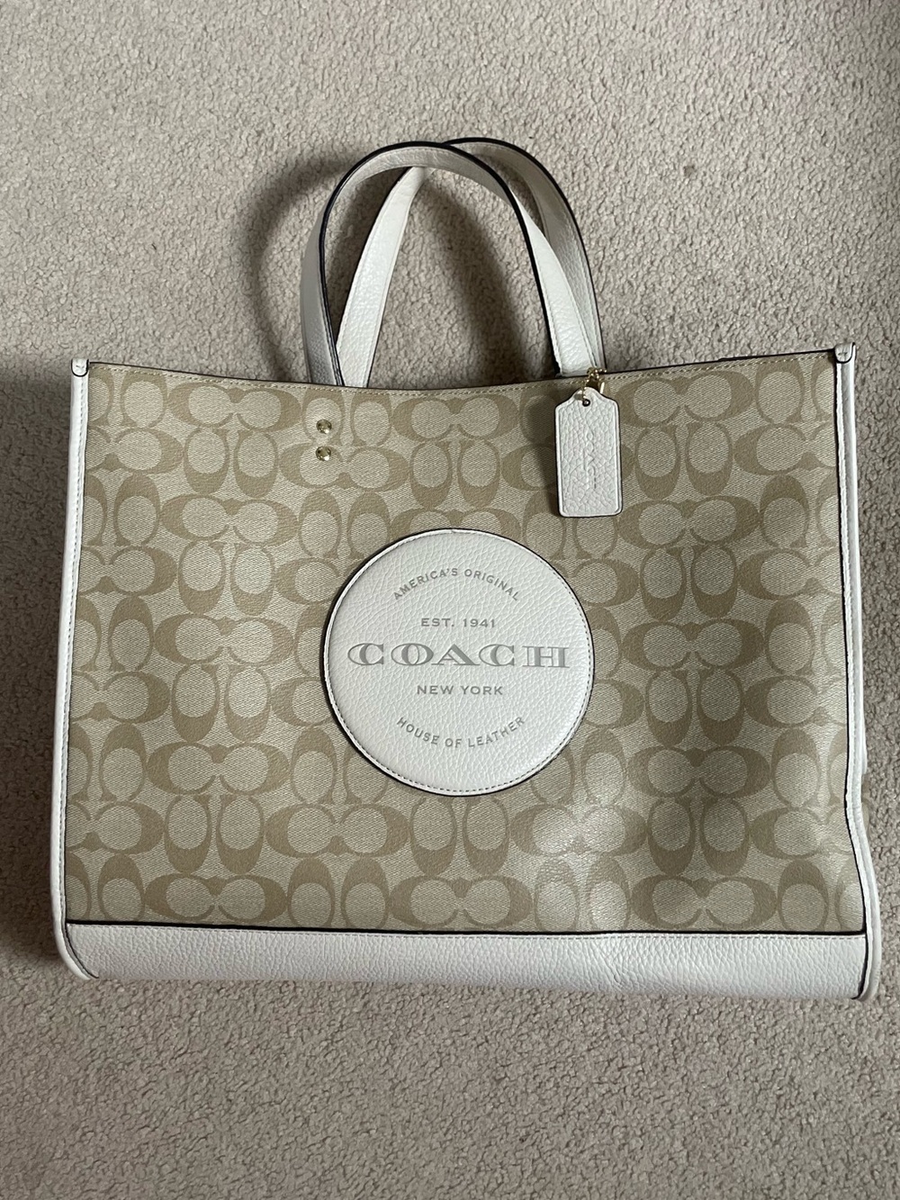 EUC Coach Dempsey Tote 40 Light Khaki/Chalk